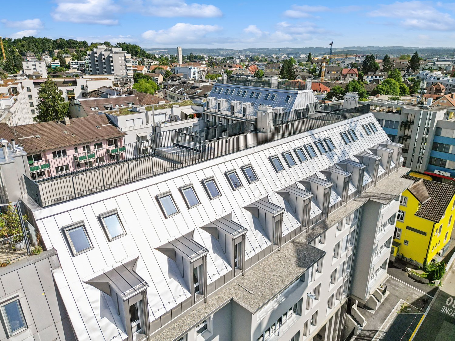 ERSTVERMIETUNG: 1.5-Zimmerwohnung an bester Lage in Zürich-Oerlikon