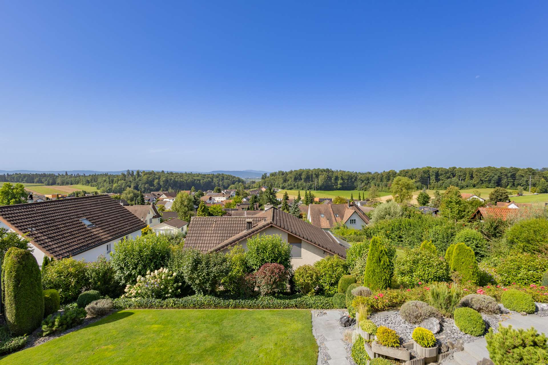 7.5 Zimmer-EFH in Nürensdorf, Ihr Wohntraum auf 940 m² Grundstück mit Alpenpanorama und optionaler Einliegerwohnung