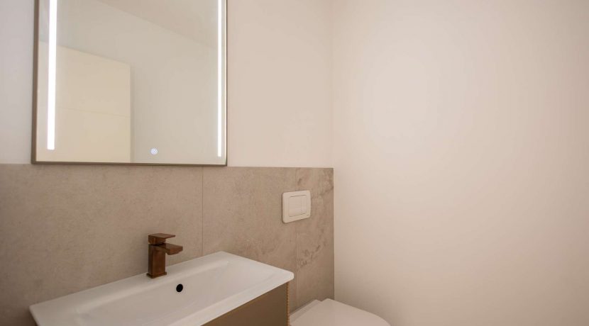 4iqsi1wFBZP4MzKiHTQ88D5v-rutiwiesstr_16b_jona_19