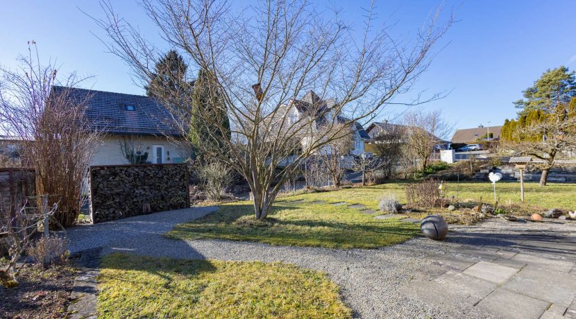 M7FQQ5ZrYrJdaLe8SFmCJtBU-spitzackerstrasse_29_nurensdorf_aussen_14