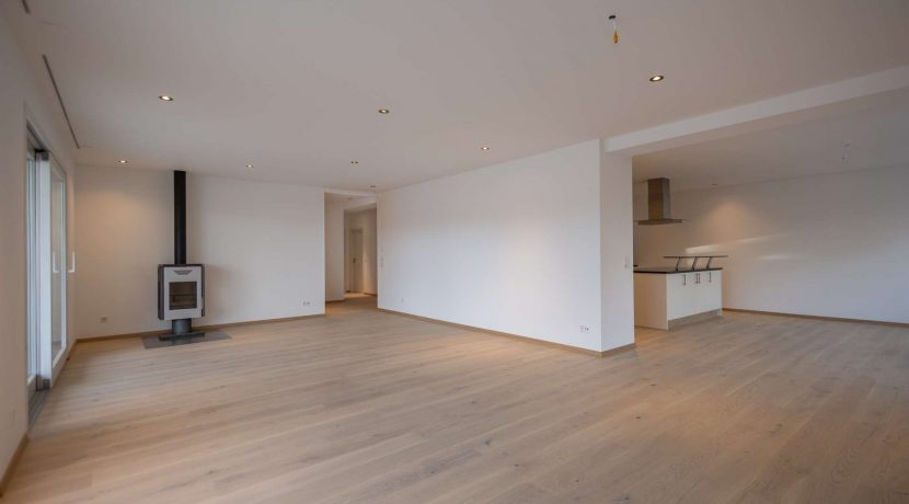 og3j8cbbnZGknFUkyw4HAzoS-rutiwiesstr_16b_jona_11