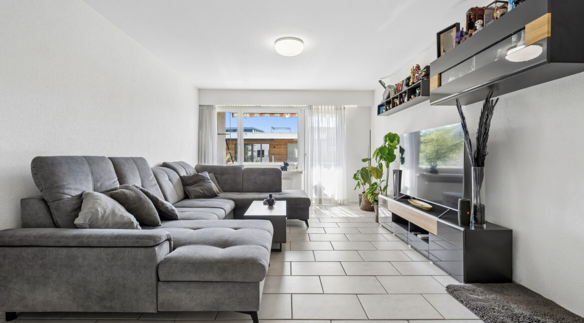 Gut möblierbares Wohnzimmer 22.2 m²