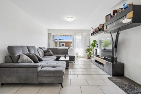 Gut möblierbares Wohnzimmer 22.2 m²