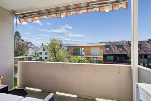 Südbalkon 5.37 m² und gemeinsamer Garten