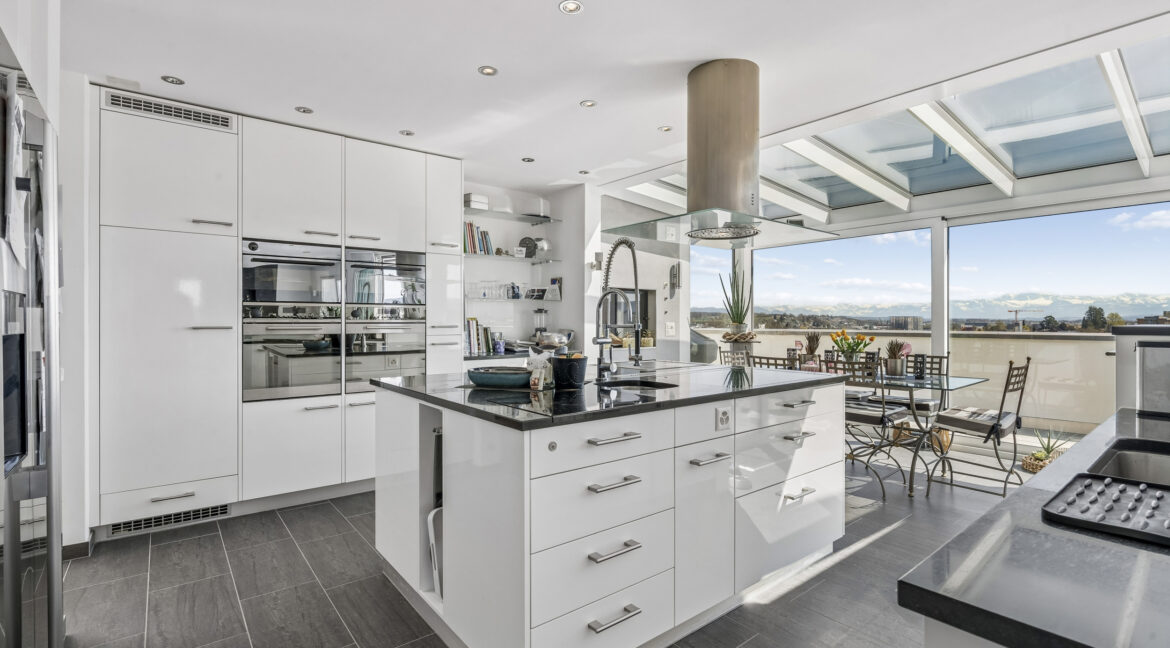 Küche der Superaltive mit Blick auf Berge gesucht?