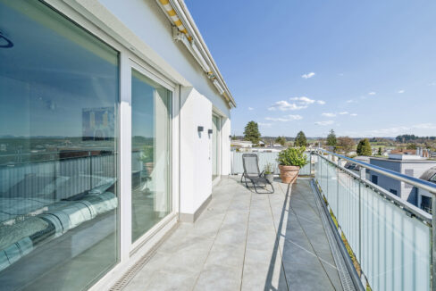 Zimmer und Master Bedroom mit direktem Terrassenzugang