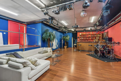 Partyraum mit 100m2  mit hochwertigster Ausstattung