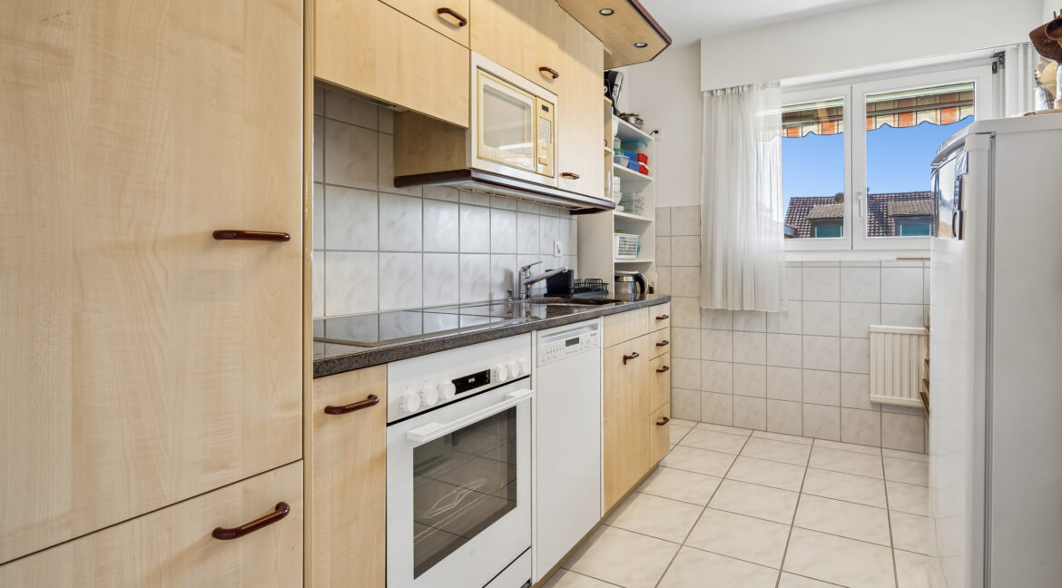 Separate Einzeilenküche 6.6 m² mit Platzreserven