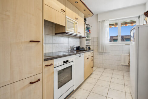 Separate Einzeilenküche 6.6 m² mit Platzreserven