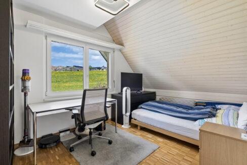 Gemütliches Zimmer mit Dachschräge und Weitblick 12.1 m²