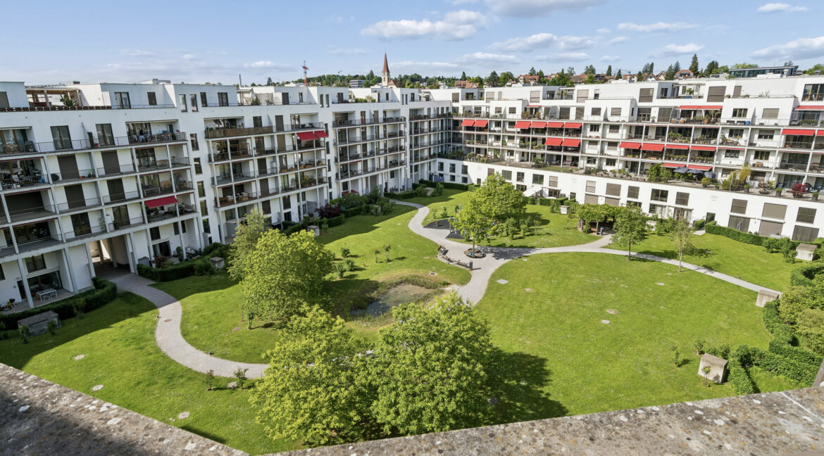 Blick in den grossen Innenpark