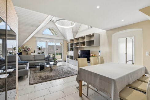 Luft, Raum und Licht im Wohn- und Esszimmer