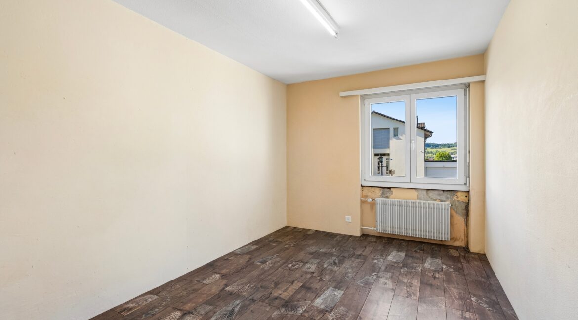 5.5 Zimmer Gartenwohnung - Schlafzimmer 11.2 m²