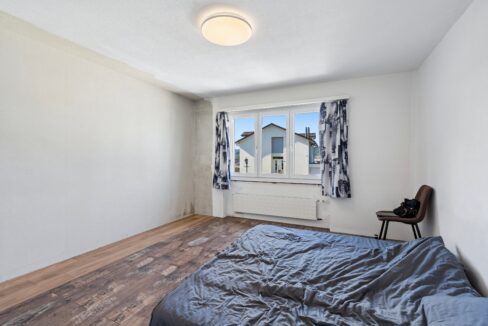 5.5 Zimmer Gartenwohnung - Schlafzimmer 16.2 m²