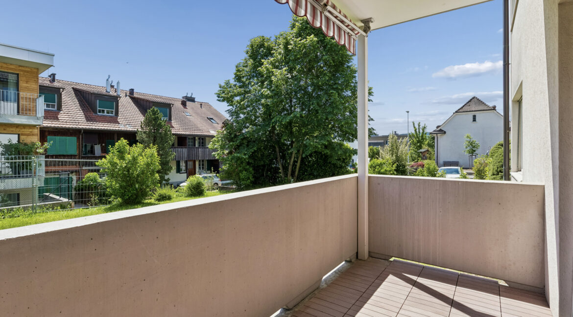 Südostbalkon 5.37 m² und gemeinsamer Garten