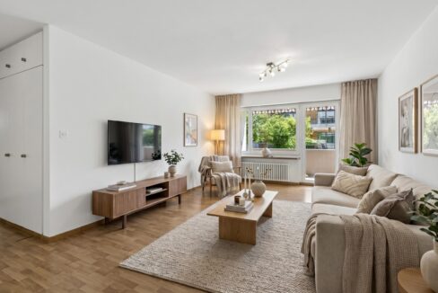 Wohnzimmer mit vorgelagertem Balkon 22.2 m² - Möblierungsvorschlag