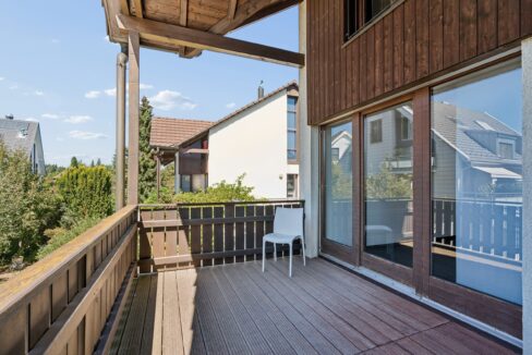 Grosszügiger, gedeckter Balkon (1. OG)